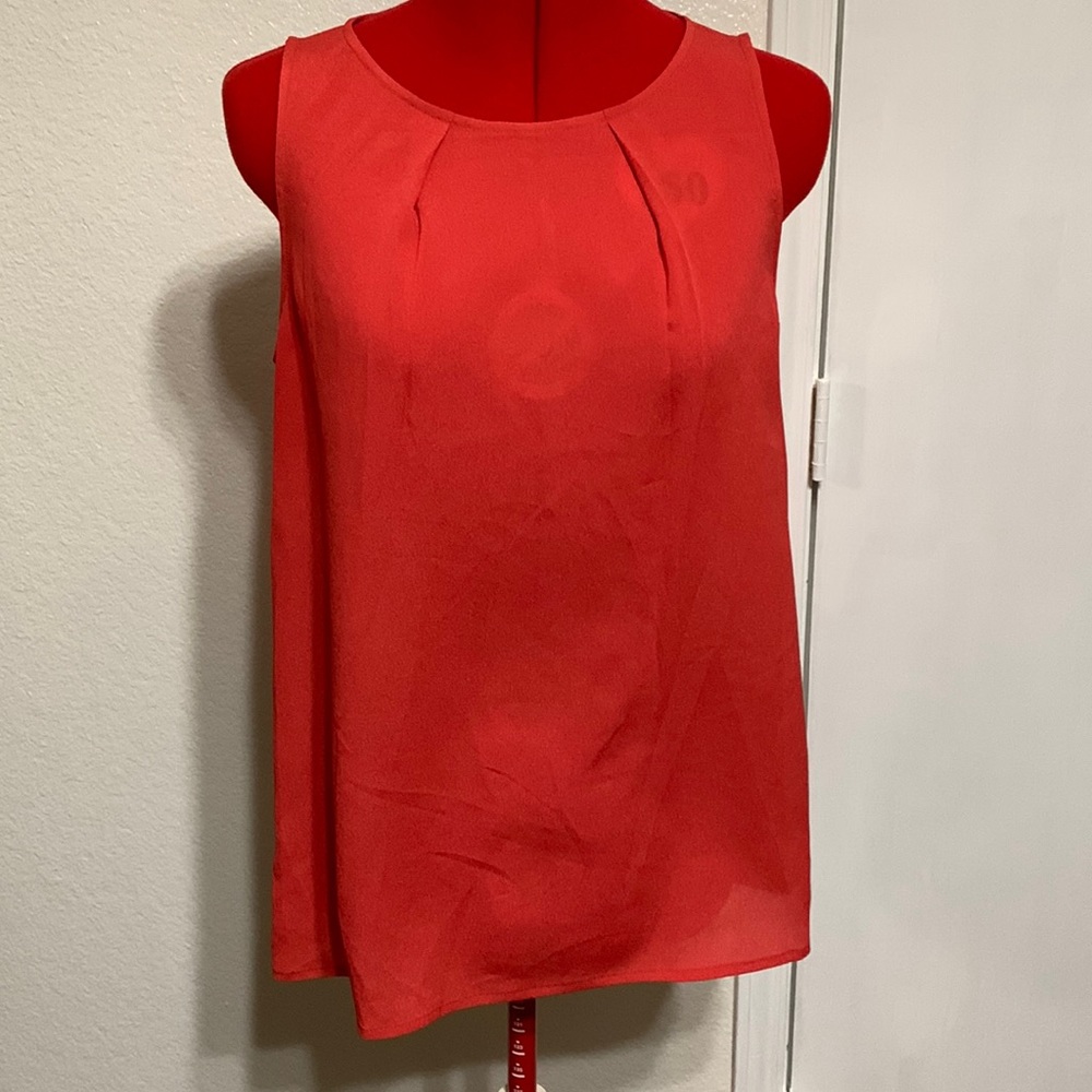 The Limited size M top shirt